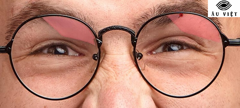 Cách chỉnh mắt kính bị lóa bằng điện thoại đơn giản hiện nay
