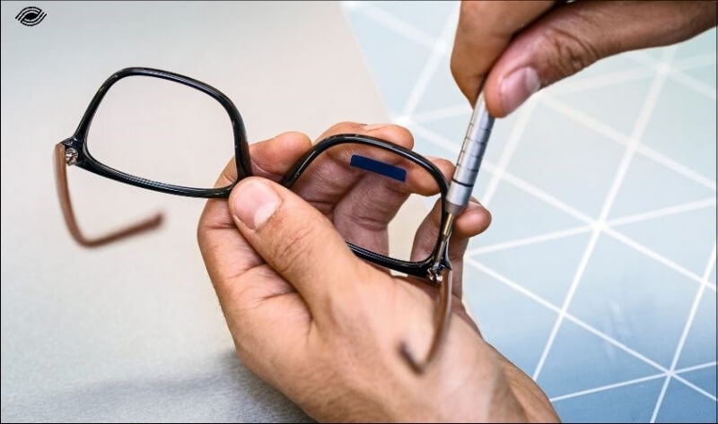 Cách sửa mắt kính tại nhà khi gọng kính bị lỏng
