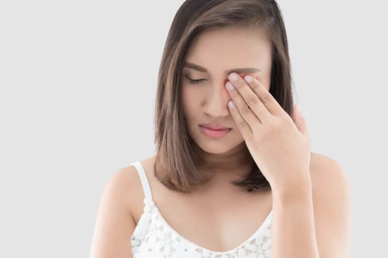 ngứa khóe mắt do dị ứng là bệnh gì
