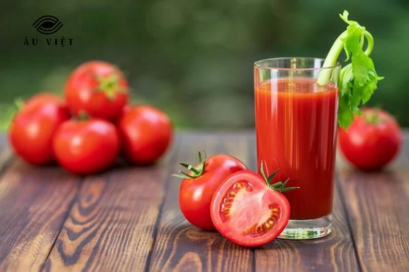 uống cà chua tốt cho mắt cận thị