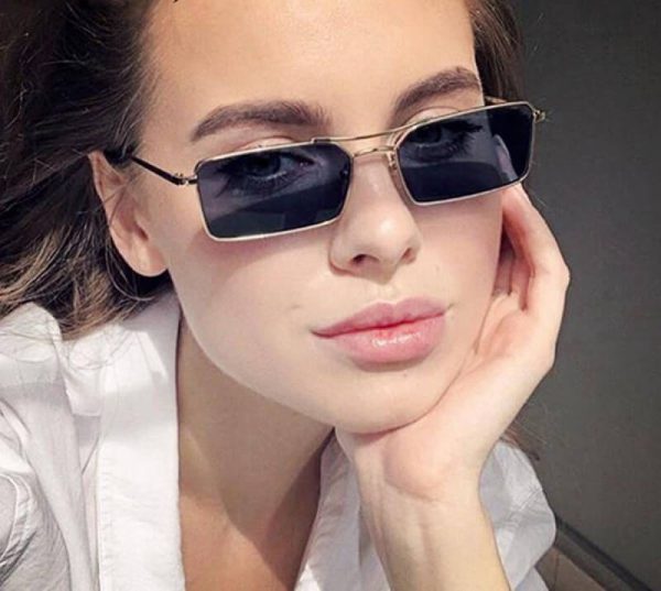 [Mách bạn] Mặt tròn đeo kính râm nào hợp? Gợi ý 7+ mẫu kính